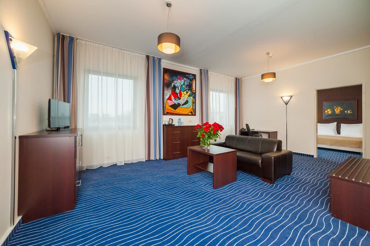 Отель BEST WESTERN Efekt Express Kraków Краков-44