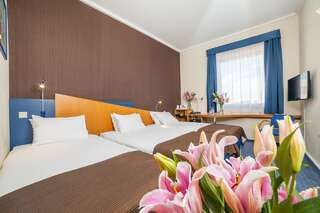 Отель BEST WESTERN Efekt Express Kraków Краков Трехместный номер-1