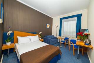 Отель BEST WESTERN Efekt Express Kraków Краков Стандартный двухместный номер с 1 кроватью-1