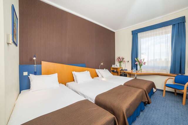 Отель BEST WESTERN Efekt Express Kraków Краков-13