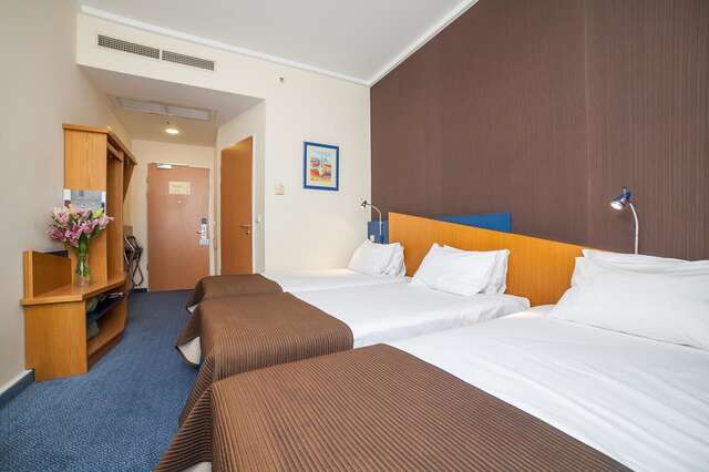 Отель BEST WESTERN Efekt Express Kraków Краков-25